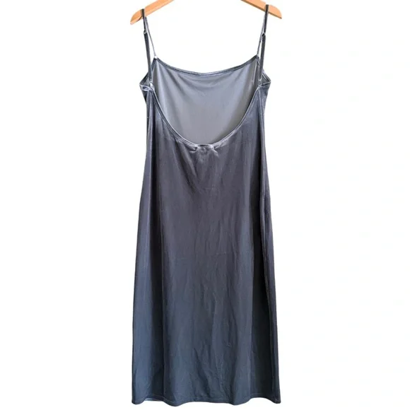 REFORMATION Cocktail Party City Chic Timeless Versatile Velvet Slip Dress L NWT - Picture 7 of 10